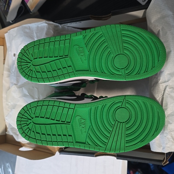 Jordan 1 Retro High OG (PS) Black Lucky Green-White Size 2Y - Picture 9 of 11